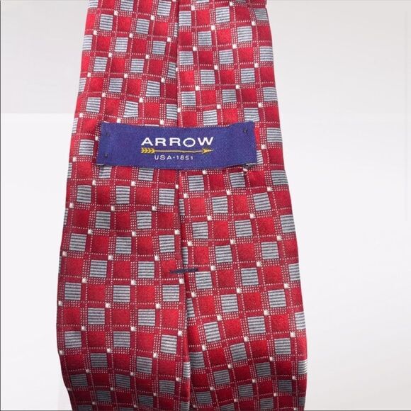 ARROW | 3/$15 Red & Gray Patterned Silk Tie - Picture 3 of 5